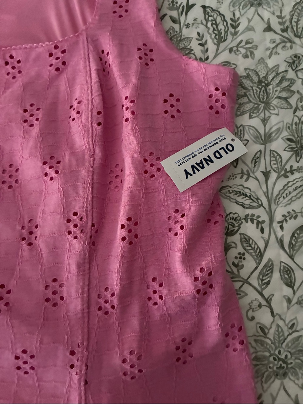 Old Navy Hot Pink Eyelet Square-Neck Camisole - Picture 3 of 5